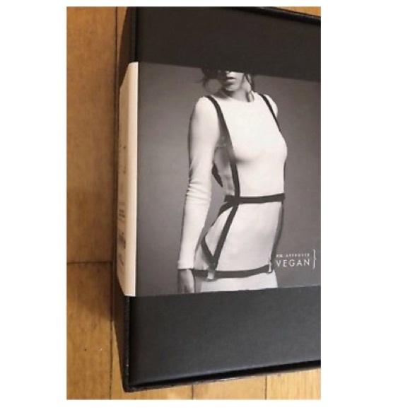 NWT/Sealed Box BIJOUX INDISCRETS MAZE ARROW DRESS HARNESS - One Size - Picture 8 of 8